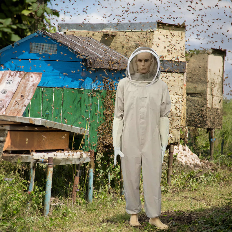 Ventilated Full-Body Beekeeping Suit with Gloves
